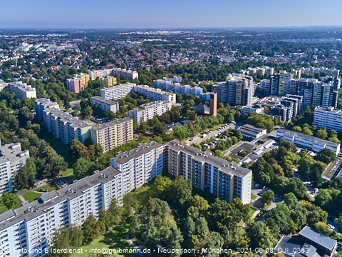 09.09.2021 - Marx-Zentrum, Studentenwohnheim und Wohnanlage Karl-Marx-Ring 52-62 und KMR 53-57c