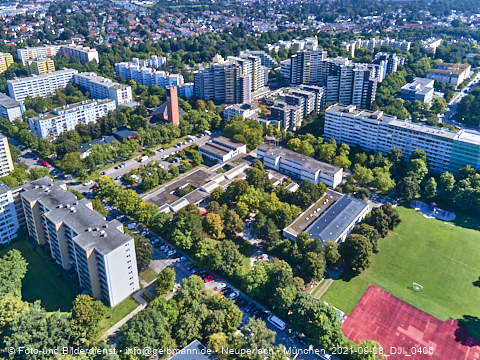 09.09.2021 - Marx-Zentrum, Studentenwohnheim und Wohnanlage Karl-Marx-Ring 52-62 und KMR 53-57c