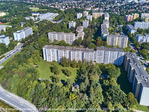 09.09.2021 - Marx-Zentrum, Studentenwohnheim und Wohnanlage Karl-Marx-Ring 52-62 und KMR 53-57c