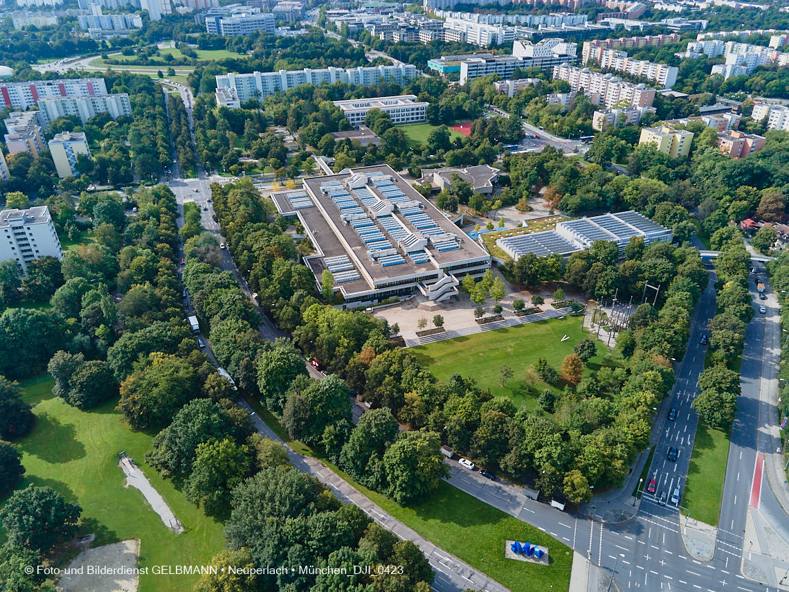 09.09.2021 - Die Heinrich-Wieland-Straße in Neuperlach