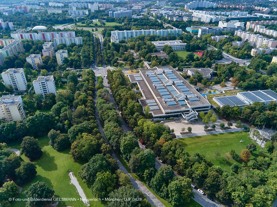 09.09.2021 - Die Heinrich-Wieland-Straße in Neuperlach