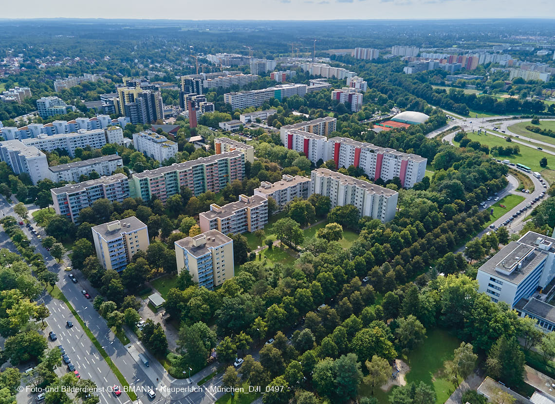 09.09.2021 - Die Heinrich-Wieland-Straße in Neuperlach