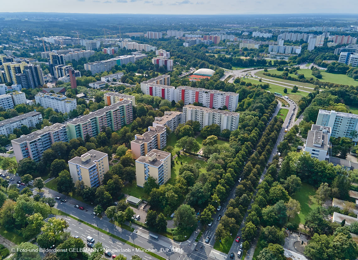 09.09.2021 - Die Heinrich-Wieland-Straße in Neuperlach