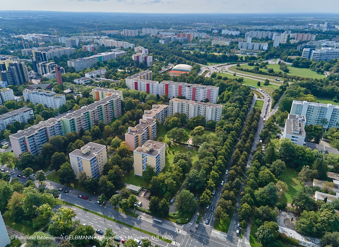 09.09.2021 - Die Heinrich-Wieland-Straße in Neuperlach