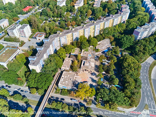 24.09.2021 - Abrissbaustelle Quiddezentrum in Neuperlach