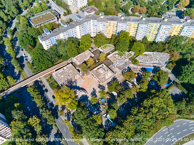 24.09.2021 - Abrissbaustelle Quiddezentrum in Neuperlach