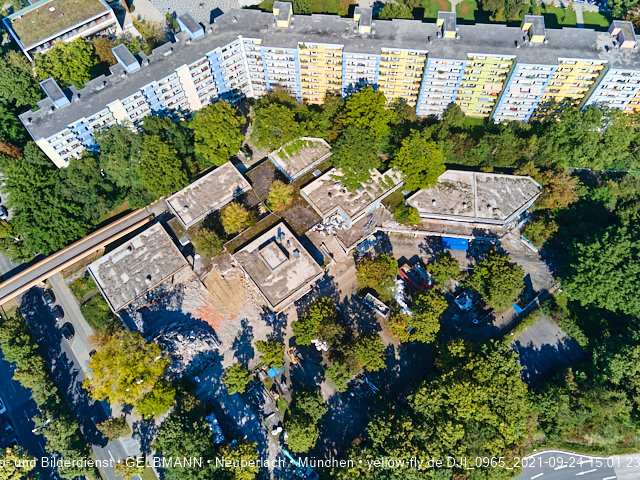 24.09.2021 - Abrissbaustelle Quiddezentrum in Neuperlach