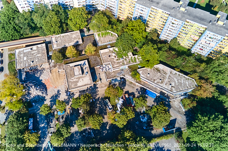 24.09.2021 - Abrissbaustelle Quiddezentrum in Neuperlach