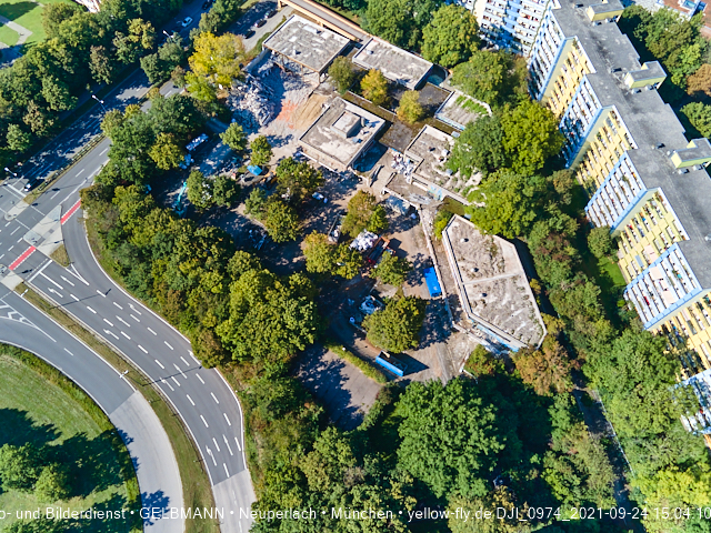 24.09.2021 - Abrissbaustelle Quiddezentrum in Neuperlach