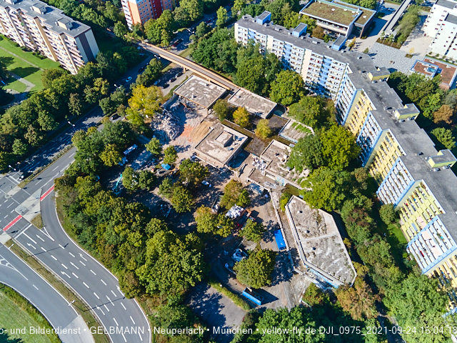24.09.2021 - Abrissbaustelle Quiddezentrum in Neuperlach