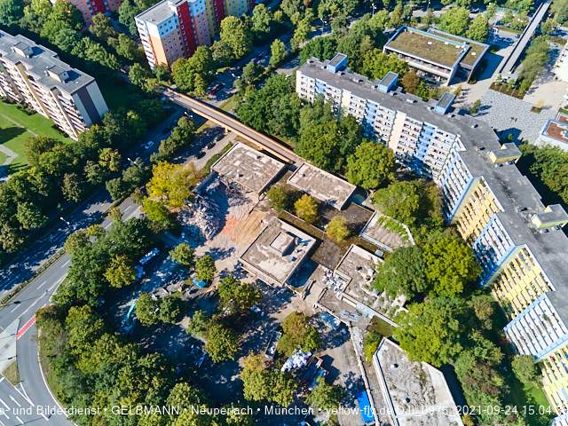 24.09.2021 - Abrissbaustelle Quiddezentrum in Neuperlach