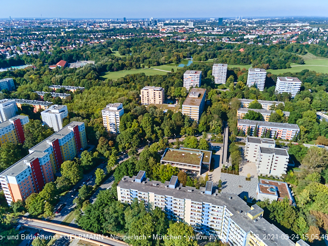 24.09.2021 - Abrissbaustelle Quiddezentrum in Neuperlach