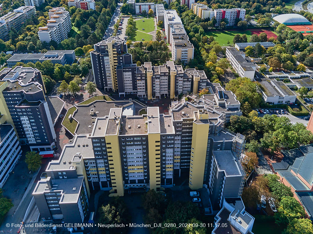30.09.2021 - Große Fassadensanierung im Marx-Zentrum aus Neuperlach