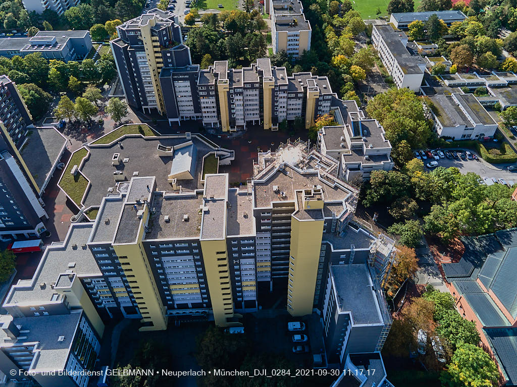 30.09.2021 - Große Fassadensanierung im Marx-Zentrum aus Neuperlach