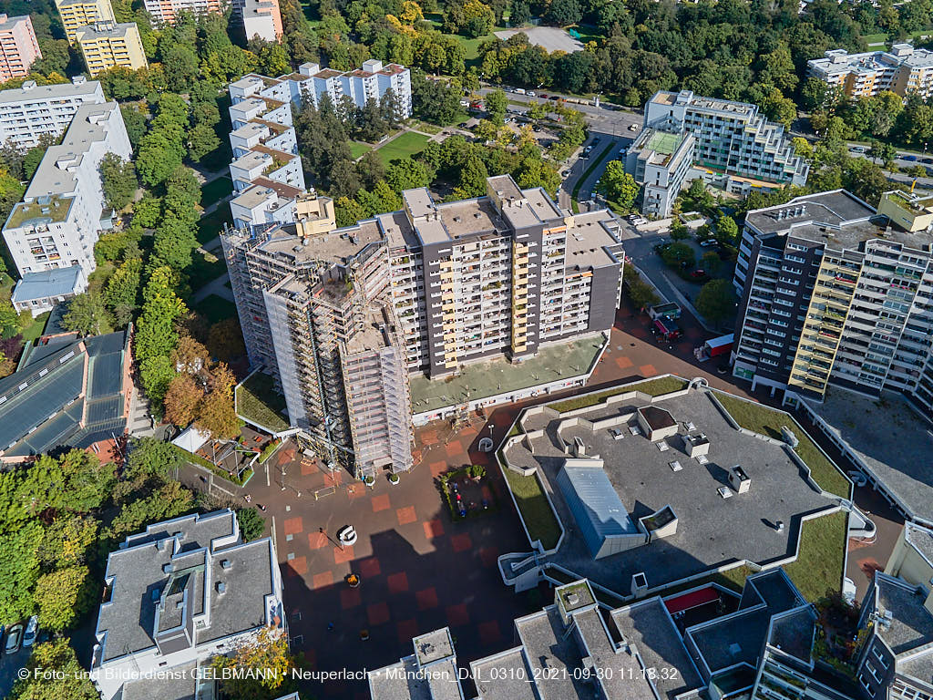 30.09.2021 - Große Fassadensanierung im Marx-Zentrum aus Neuperlach