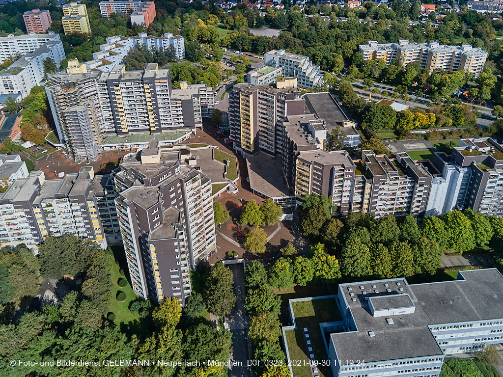 30.09.2021 - Große Fassadensanierung im Marx-Zentrum aus Neuperlach