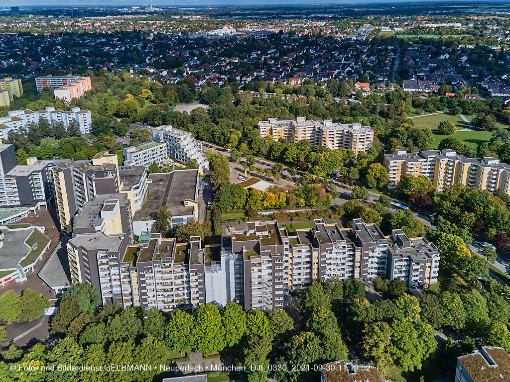 30.09.2021 - Große Fassadensanierung im Marx-Zentrum aus Neuperlach