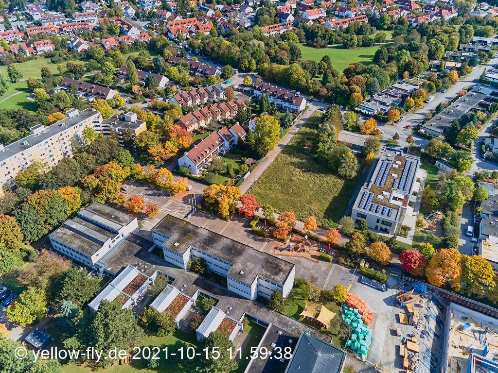 15.10.2021 - Luftbilder vom Neubau der Grundschule am Karl-Marx-Ring