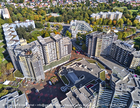 15.10.2021 - Marx-Zentrum, Studentenwohnheim und Wohnanlage Karl-Marx-Ring 52-62 und KMR 53-57c