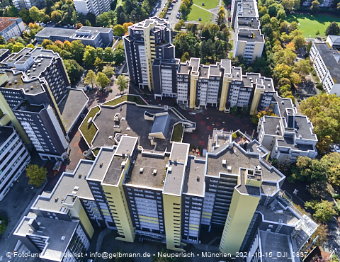 15.10.2021 - Marx-Zentrum, Studentenwohnheim und Wohnanlage Karl-Marx-Ring 52-62 und KMR 53-57c