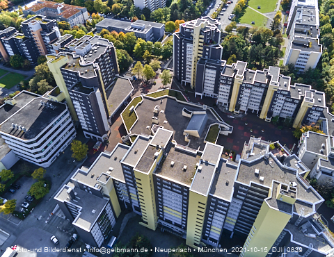 15.10.2021 - Marx-Zentrum, Studentenwohnheim und Wohnanlage Karl-Marx-Ring 52-62 und KMR 53-57c