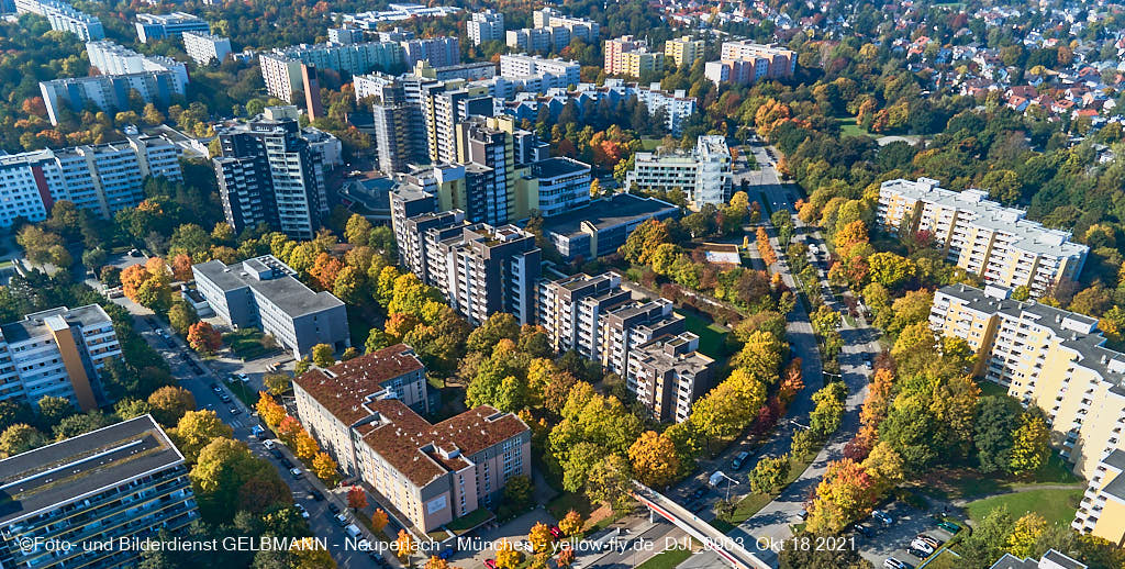 18.10.2021 - Marx-Zentrum und Wohnanalge Karl-MArx-Ring 52-62