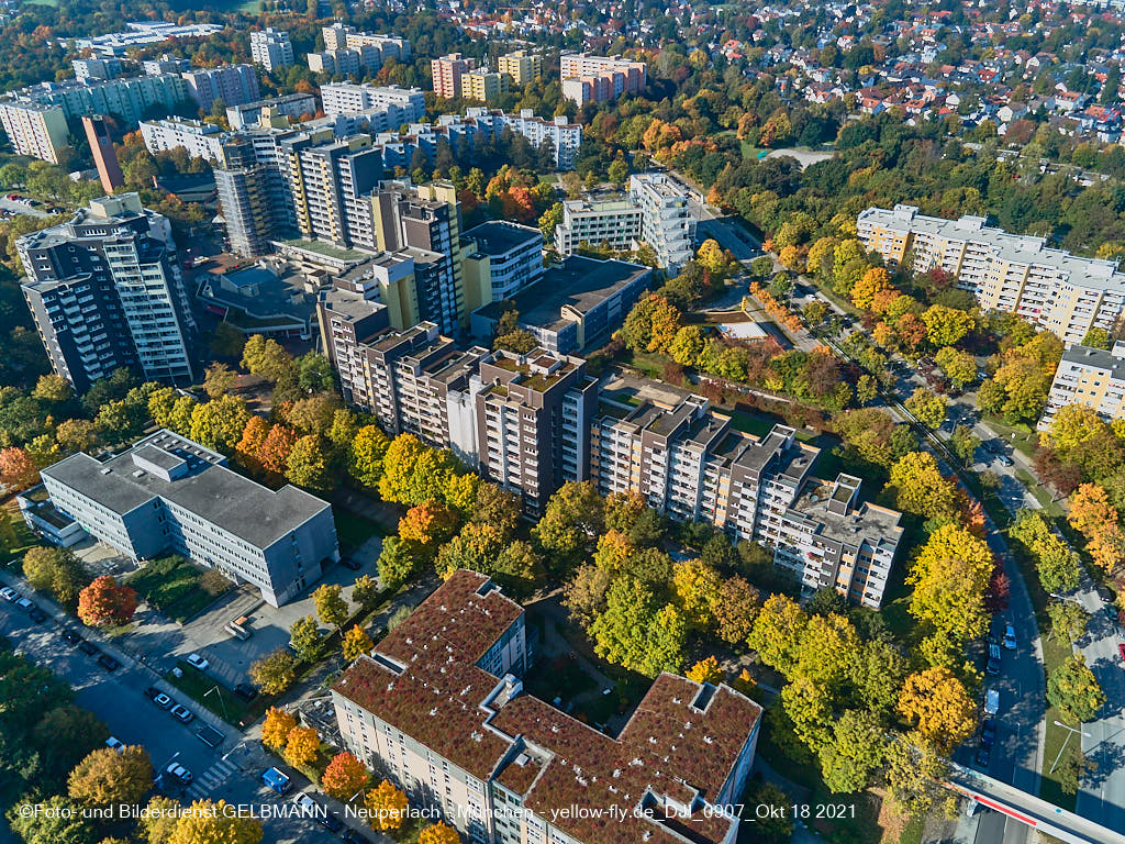 18.10.2021 - Marx-Zentrum und Wohnanalge Karl-MArx-Ring 52-62
