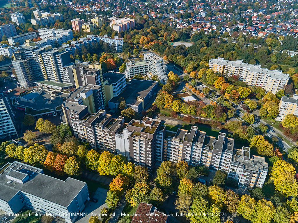 18.10.2021 - Marx-Zentrum und Wohnanalge Karl-MArx-Ring 52-62