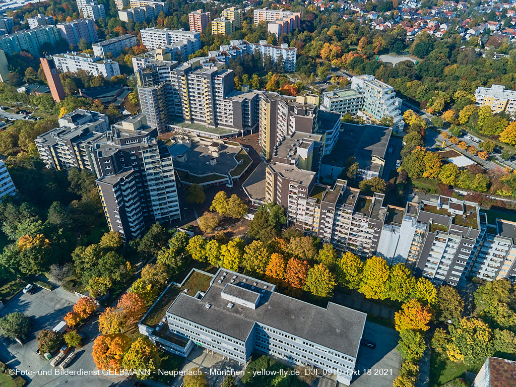 18.10.2021 - Marx-Zentrum und Wohnanalge Karl-MArx-Ring 52-62