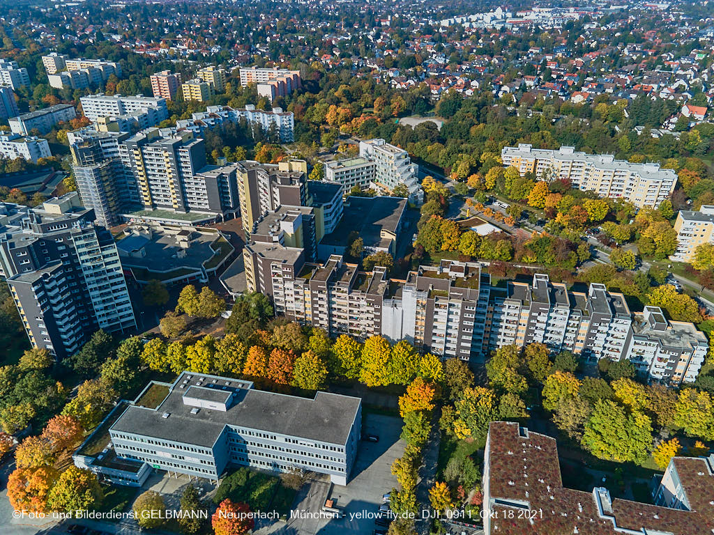 18.10.2021 - Marx-Zentrum und Wohnanalge Karl-MArx-Ring 52-62
