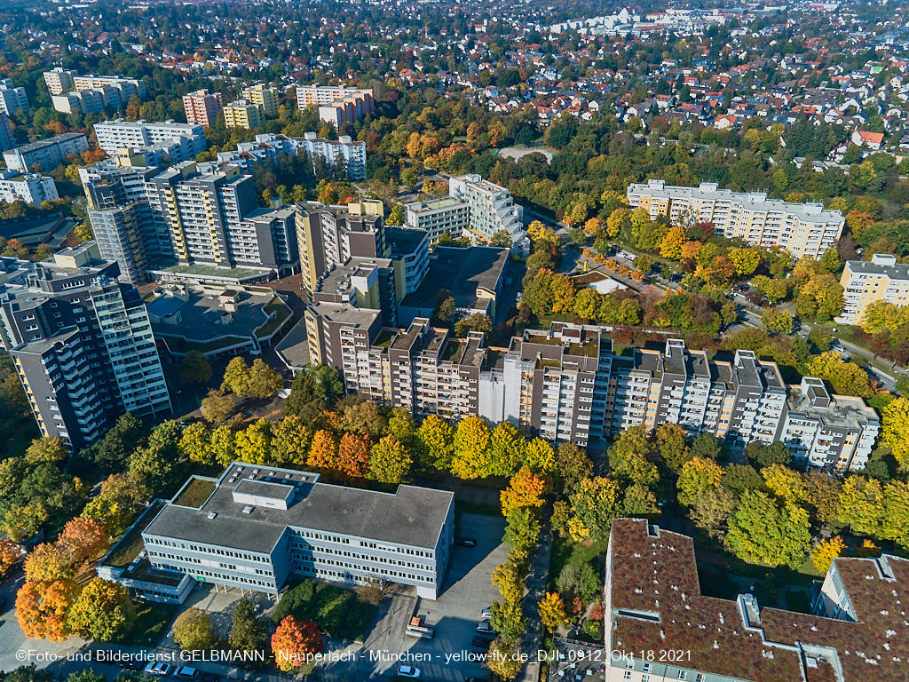 18.10.2021 - Marx-Zentrum und Wohnanalge Karl-MArx-Ring 52-62