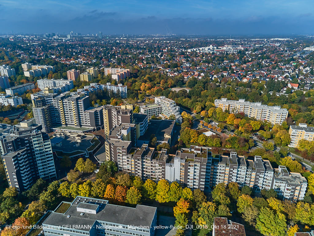 18.10.2021 - Marx-Zentrum und Wohnanalge Karl-MArx-Ring 52-62