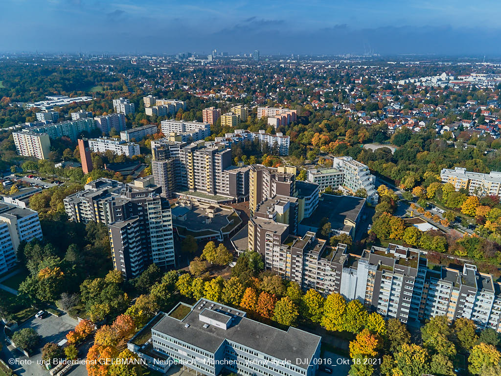 18.10.2021 - Marx-Zentrum und Wohnanalge Karl-MArx-Ring 52-62
