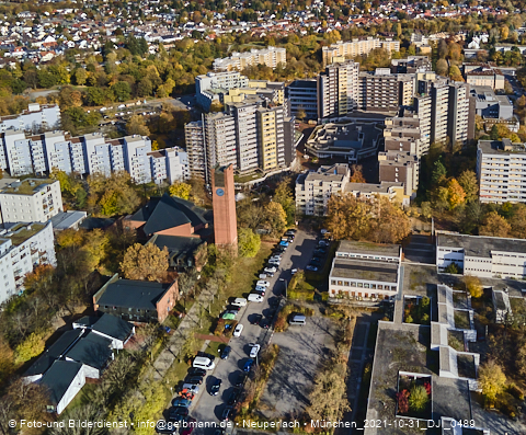 31.10.2021 - Marx-Zentrum, Studentenwohnheim und Wohnanlage Karl-Marx-Ring 52-62 und KMR 53-57c