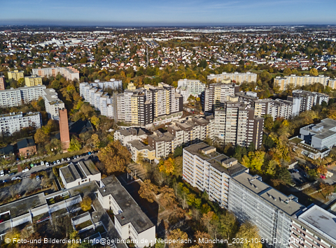 31.10.2021 - Marx-Zentrum, Studentenwohnheim und Wohnanlage Karl-Marx-Ring 52-62 und KMR 53-57c