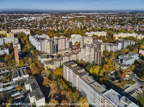 31.10.2021 - Marx-Zentrum, Studentenwohnheim und Wohnanlage Karl-Marx-Ring 52-62 und KMR 53-57c