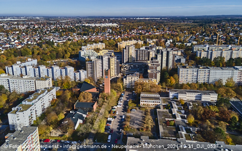 31.10.2021 - Marx-Zentrum, Studentenwohnheim und Wohnanlage Karl-Marx-Ring 52-62 und KMR 53-57c