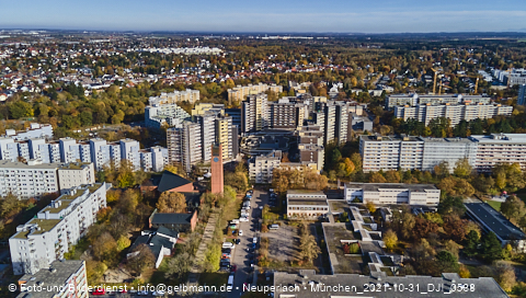 31.10.2021 - Marx-Zentrum, Studentenwohnheim und Wohnanlage Karl-Marx-Ring 52-62 und KMR 53-57c