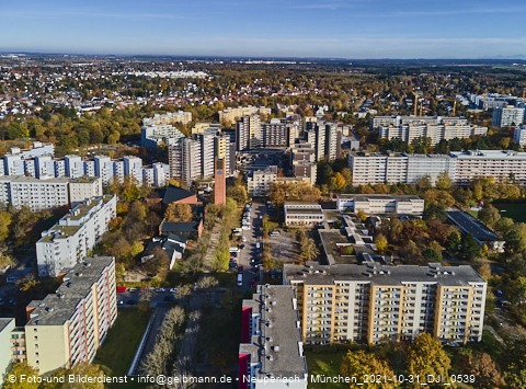 31.10.2021 - Marx-Zentrum, Studentenwohnheim und Wohnanlage Karl-Marx-Ring 52-62 und KMR 53-57c