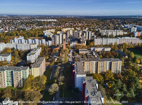 31.10.2021 - Marx-Zentrum, Studentenwohnheim und Wohnanlage Karl-Marx-Ring 52-62 und KMR 53-57c
