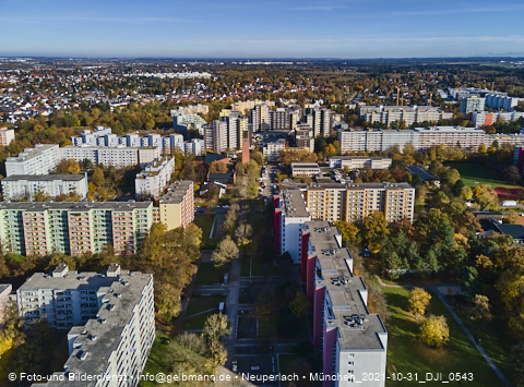 31.10.2021 - Marx-Zentrum, Studentenwohnheim und Wohnanlage Karl-Marx-Ring 52-62 und KMR 53-57c