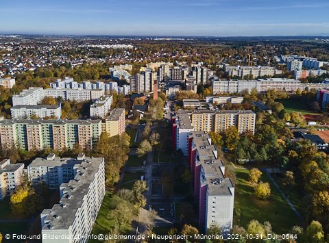 31.10.2021 - Marx-Zentrum, Studentenwohnheim und Wohnanlage Karl-Marx-Ring 52-62 und KMR 53-57c