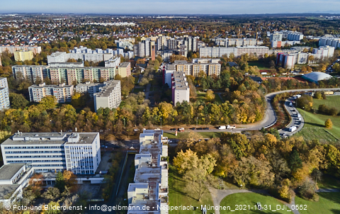 31.10.2021 - Marx-Zentrum, Studentenwohnheim und Wohnanlage Karl-Marx-Ring 52-62 und KMR 53-57c