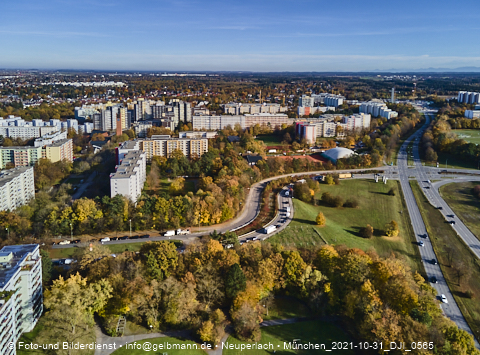 31.10.2021 - Marx-Zentrum, Studentenwohnheim und Wohnanlage Karl-Marx-Ring 52-62 und KMR 53-57c