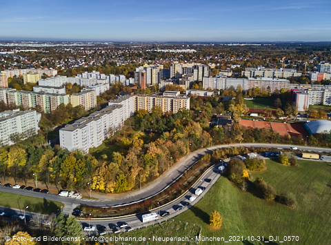 31.10.2021 - Marx-Zentrum, Studentenwohnheim und Wohnanlage Karl-Marx-Ring 52-62 und KMR 53-57c