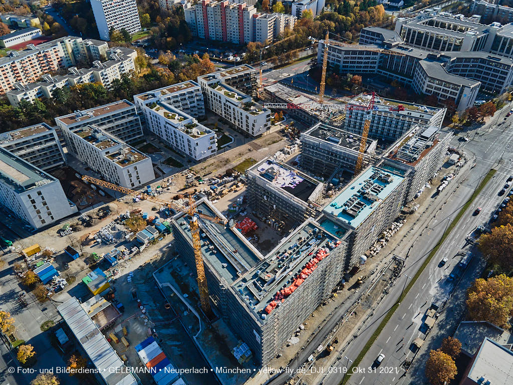 31.10.2021 - Perlach Plaza, die Neue Mitte in Neuperlach