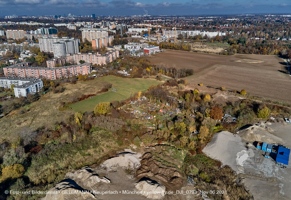 06.11.2021 - Der Noch-Acker in Neuperlach