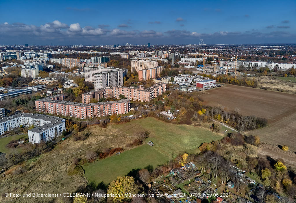 06.11.2021 - Der Noch-Acker in Neuperlach