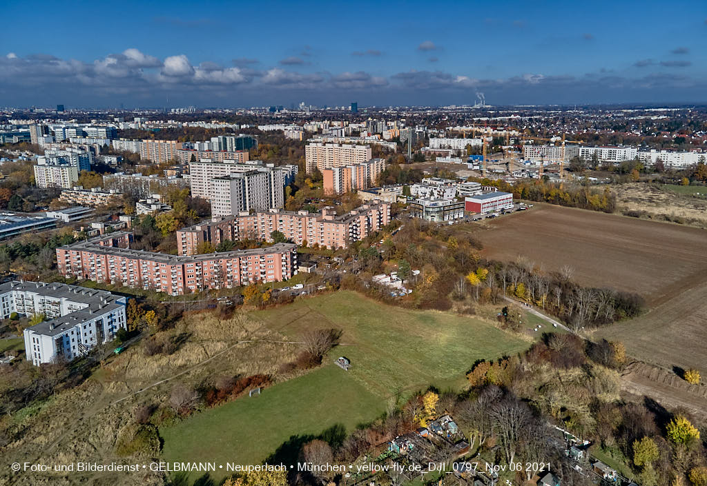 06.11.2021 - Der Noch-Acker in Neuperlach