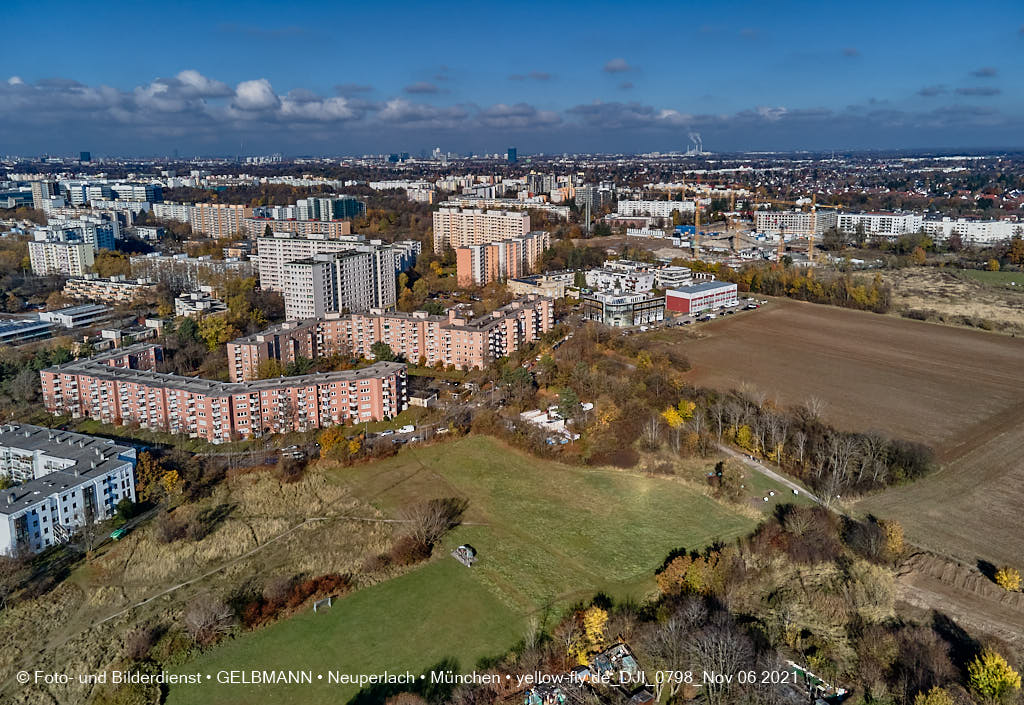 06.11.2021 - Der Noch-Acker in Neuperlach